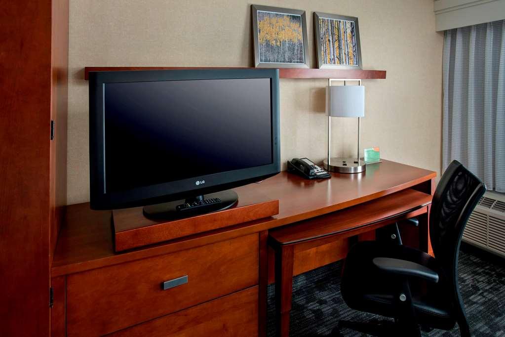 Sonesta Select Philadelphia Airport Hotel Room photo